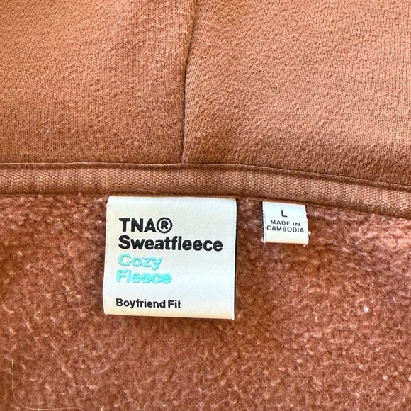 Aritzia TNA Chocolate Brown Zip-Up Hoodie - Picture 4 of 4